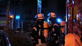 Die Feuerwehr muss immer wieder zu brennenden Mülltonnen in der Mainzer Neustadt ausrücken. 