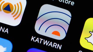 Einige Nutzerinnen und Nutzer aus dem Kreis Bad Kreuznach löschen ihre KatWarn-App wieder.