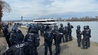 Großeinsatz der Polizei am Mainzer Rheinufer