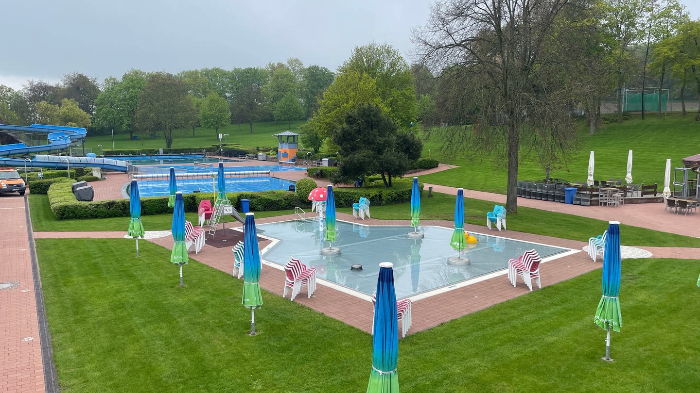 Das Wartbergbad in Alzey startet als erstes Freibad in Rheinhessen in die Saison.