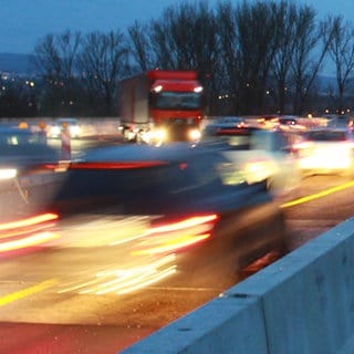 Wegen der Verkehrsführung im Baustellenbereich kann der Eindruck entstehen, dass einem Falschfahrer entgegenkommen.