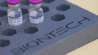 Der angekündigte Prozess gegen den Mainzer Impfstoffhersteller BioNTech wegen eines mutmaßlichen Impfschadens wurde noch vor Prozessbeginn überraschend abgesetzt. 