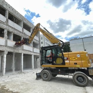 Der Abriss des Gebäudes 701 ist der Auftakt zu einem milliardenschweren Umbau der Mainzer Unimedizin. 