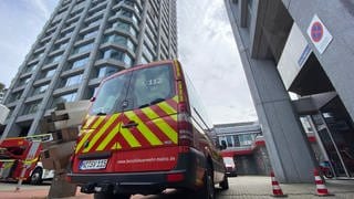 Die Feuerwehr in Mainz startete im August eine große Übung in den Bonifazius-Türmen in der Nähe des Mainzer Hauptbahnhofs. Geübt wird bis September immer mittwochs im 22. Stock.