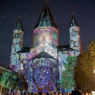 Mainz leuchtet: Der Dom in Mainz wurde beim Late Light Festival angestrahlt