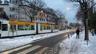 Eine entgleiste Straßenbahn hat am Morgen in Mainz zu Behinderungen geführt.