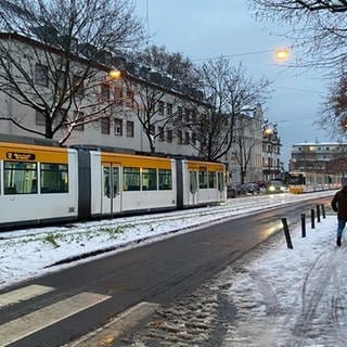 Eine entgleiste Straßenbahn hat am Morgen in Mainz zu Behinderungen geführt.