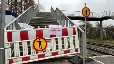 Zugreisende kommen in Bretzenheim an der Nahe derzeit nicht mehr auf Bahnsteig 2.