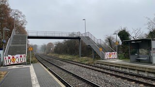 Wegen einer gesperrten Fußgängerbrücke halten momentan keine Züge mehr in Bretzenheim, die aus Richtung Bad Kreuznach kommen. 