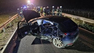 Schwerer Unfall auf der L414 zwischen Wörrstadt und Vendersheim: Autofahrer prallt frontal in den Gegenverkehr.