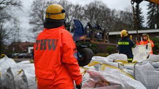 Einsatzkräfte des Technischen Hilfswerks RP (THW) haben sich auf den Weg ins Hochwassergebiet nach Niedersachsen gemacht. 