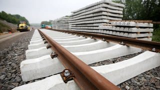40 Tonnen Schienen wie diese haben Unbekannte im Bahnhof-Bischofsheim gestohlen