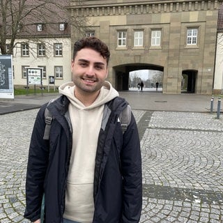 Steve Hardt studiert an der Mainzer Johannes-Gutenberg-Universität Medizin, obwohl er kein Abitur hat.