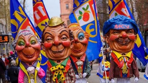 Die riesigen, bunten Schwellköpp sind eine Besonderheit der Mainzer Fastnacht