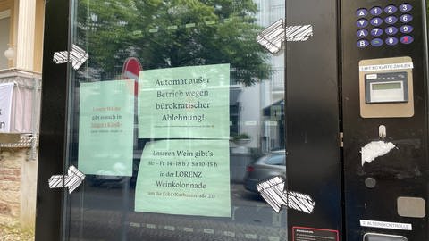Weil die Stadt Bad Kreuznach den Betrieb verboten hat, ist der Weinautomat von Winzer Lorenz seit April 2023 außer Betrieb. (Sibylle Jakobi)