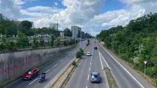 Die Saarstraße in Mainz ist meistens stark befahren.