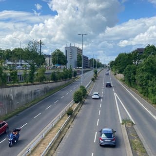 Die Saarstraße in Mainz ist meistens stark befahren.