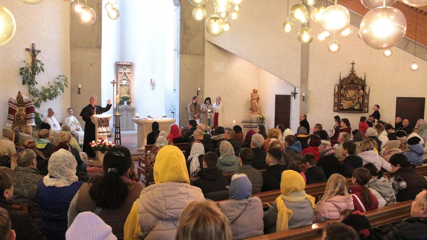 Die ukrainische Gemeinde in Mainz feiert den ersten regelmäßigen Gottesdienst.