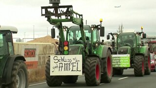Landwirte demonstrieren am Frankfurter Flughafen