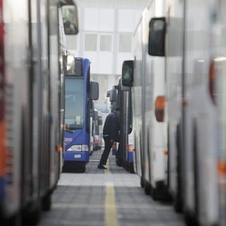 Die Busfahrer der Wiesbadener Verkehrsgesellschaft ESWE müssen Angst haben: immer mehr Fahrgäste greifen sie an.