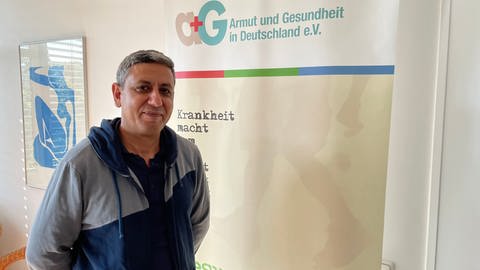 Der Arzt Basrawi Ali ist 2015 aus Syrien nach Deutschland geflüchtet und arbeitet jetzt für den Mainzer Verein Armut und Gesundheit