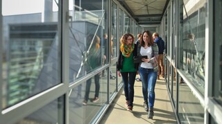 Campusleben mit Studierenden an der Technischen Hochschule Bingen.