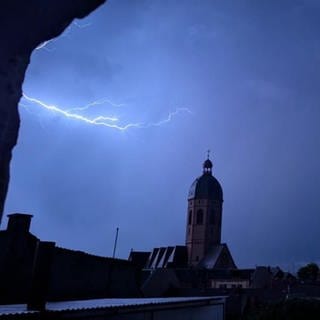 Paul hat uns auf Instagram ein Blitzbild geschickt: Es zeigt die St. Stephankirche bei Nacht.
