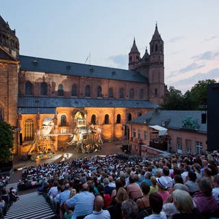 Die Nibelungen-Festspiele in Worms werden traditionell am Dom aufgeführt.