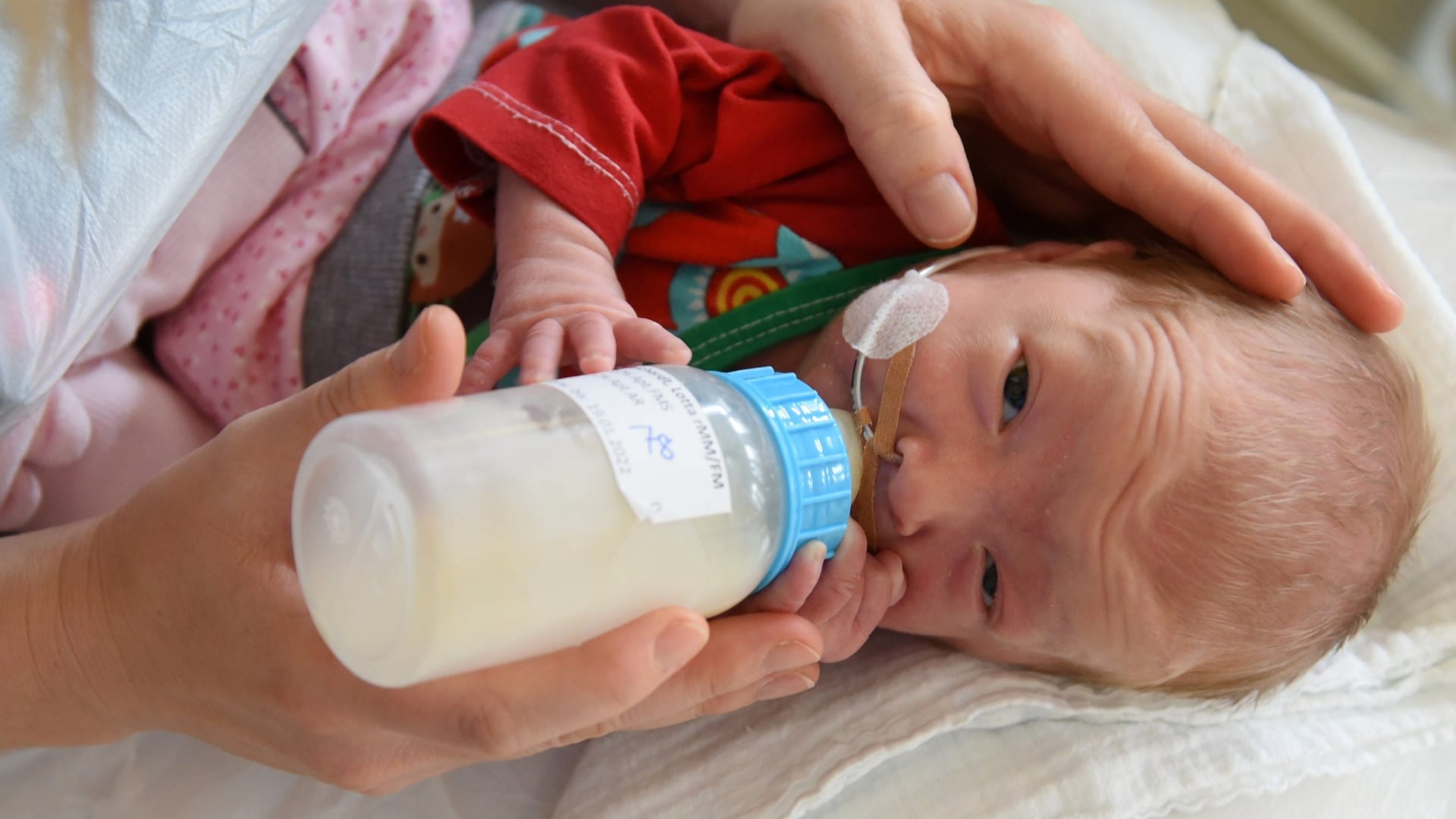 Unimedizin Mainz eröffnet Spendenbank für Muttermilch