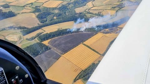 Ein Mitglied des Mainzer Luftfahrtvereins hat im Juli 2023 ein Feuer zwischen Bingerbrück und Kaub entdeckt.