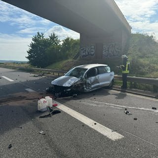 Insgesamt 35 Einsatzkräfte von Feuerwehren und Rettungsdiensten waren im Einsatz. 