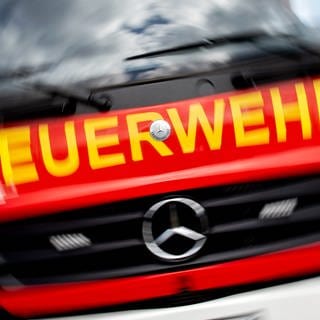 Ein Feuerwerauto in Mainz: Wenn die Parkhausschranke klemmt: Unnötige Einsätze für Feuerwehr Mainz 