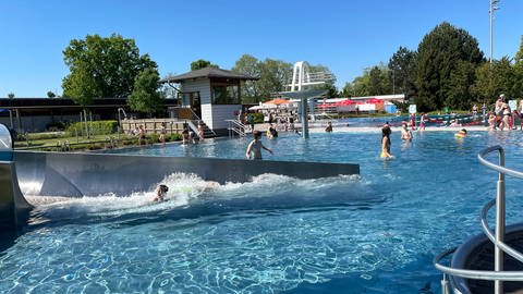 Das Freibad in Ingelheim hat noch bis zum 14. September auf. 