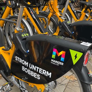 Ab sofort kann man in Mainz E-Bikes ausleihen und mit "Strom unterm Bobbes" radeln.