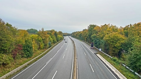 Die A60 bei Mainz wurde am Donnerstagmorgen für 12 Stunden voll gesperrt.  