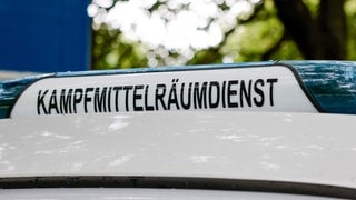 Der Kampfmittelräumdient wird die Weltkriegsbombe bei Wackernheim am Mittwoch kontrolliert sprengen.