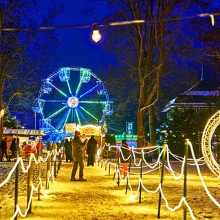 Der Romantische Weihnachtsmarkt in Bad Münster am Stein Ebernburg findet an alle vier Adventswochenenden statt. 