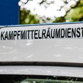 Der Kampfmittelräumdient wird die Weltkriegsbombe bei Wackernheim am Mittwoch kontrolliert sprengen.