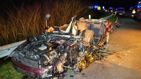 Bei einem Autounfall in Bad Sobernheim ist ein Mensch gestorben.