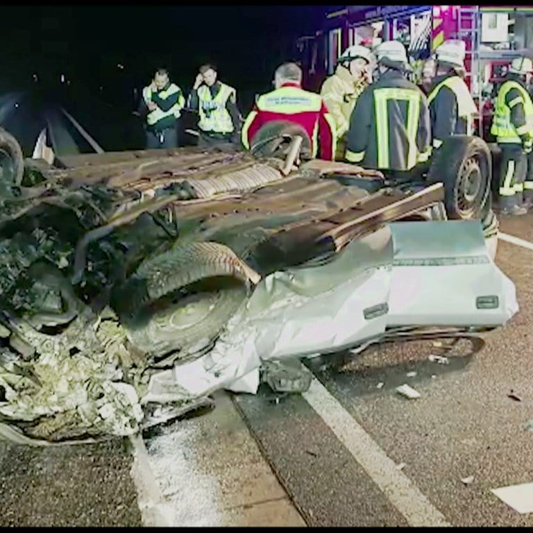 Tödlicher Unfall Auf B50 Bei Longkamp - SWR Aktuell