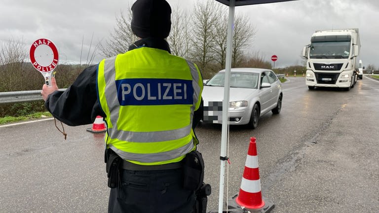 Bundespolizei Trier fahndet auf der Autobahn nach Schleusern - SWR