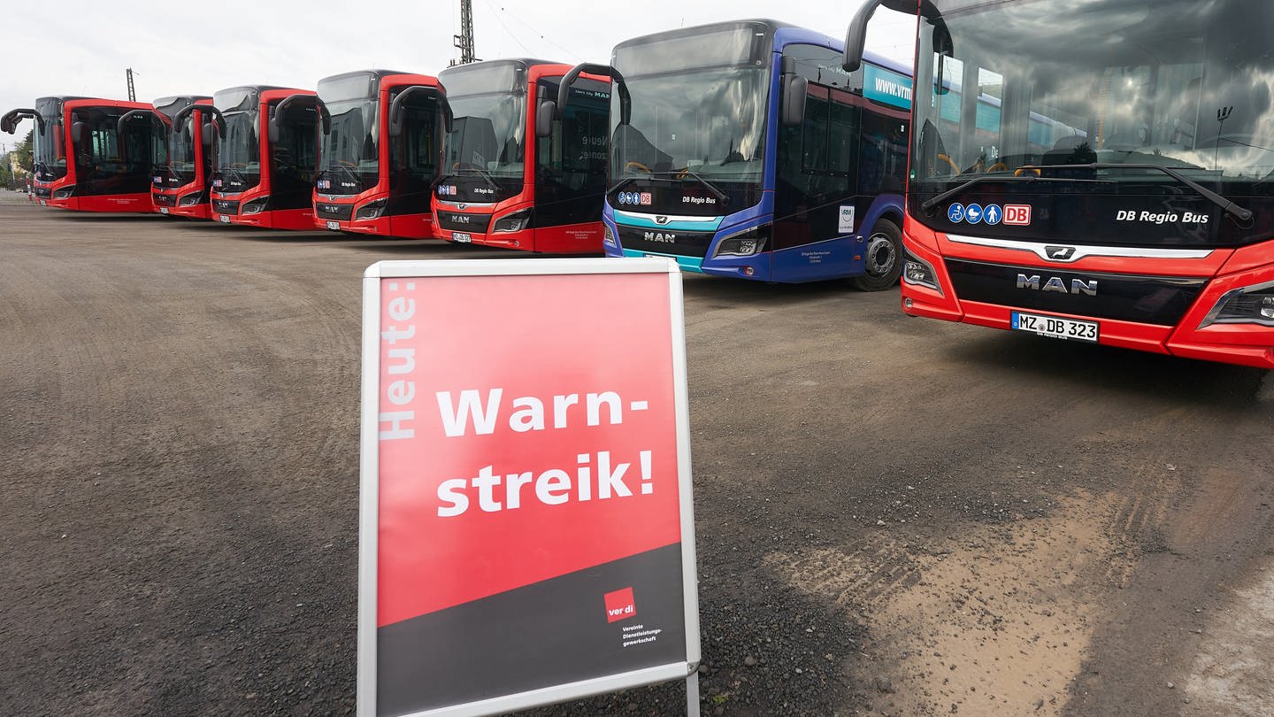 In der Vulkaneifel streiken Busfahrer der DB Regio Bus.