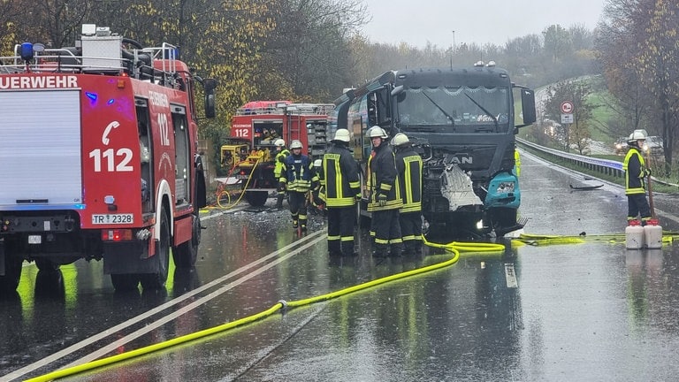 Frau Bei Unfall Auf Der B51 Bei Newel Ums Leben Gekommen