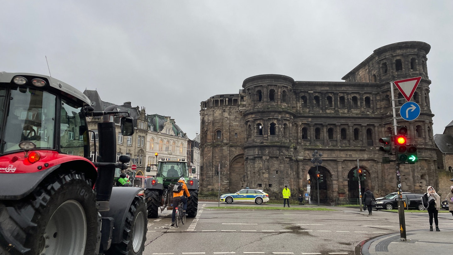 Bauernproteste Legen Verkehr In Trier Lahm - SWR Aktuell