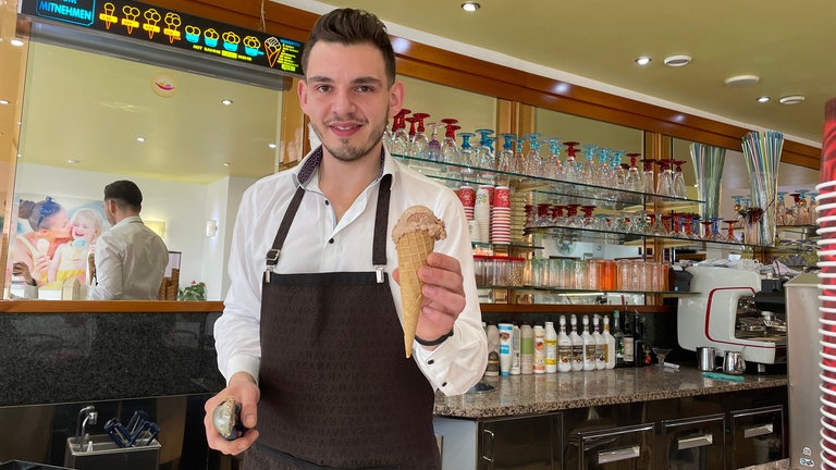 Im Eiscafé Rigoni in der Paulinstraße in Trier kostet die Kugel 1,50 Euro. Milch, Zucker und Eier seien teutlich teurer geworden, sagt Junior-Chef Raffaele Rigoni.