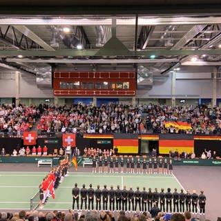 Davis Cup Trier - Totale Begeisterung in der Arena. Die Fans der deutschen und schweizer Mannschaft schmetterten die Nationalhymne.