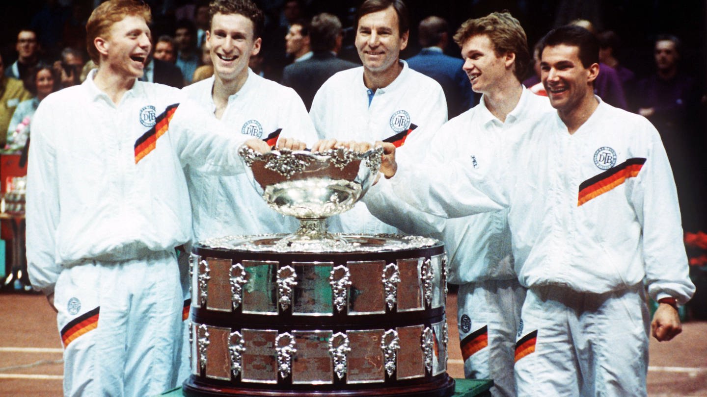 Zusammen mit Eric Jelen aus Trier, der an der Seite von Boris Becker das entscheidende Doppel gewann holte das Deutsche Tennis Davis-Cup Team 1988 das erste mal den Titel. 35 Jahre später findet erstmal ein Davis Cup Match in der der Trier Arena statt.