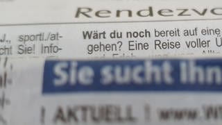 Über Zeitungsanzeigen wie diese soll die mutmaßliche Betrügerin nach Liebe Suchende angelockt haben (Symbolbild).