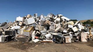 Nach dem Hochwasser sieht es schlimm aus in Irrel, wo Prüm und Nims entlangfließen.