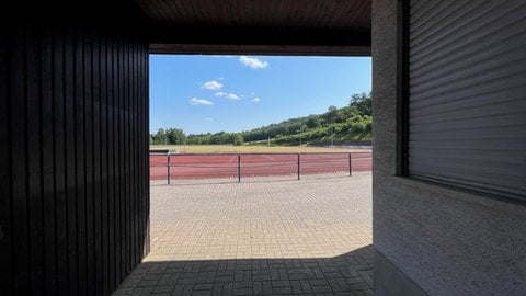 In Birkenfeld demonstrieren Schüler für die Wiedereröffnung des Stadions